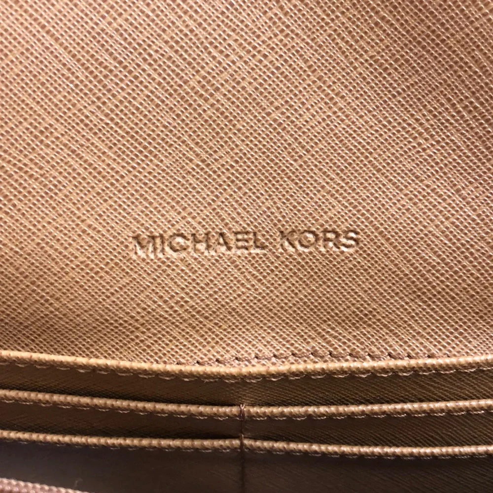 Leather Crossbody Wallet in Tan with Chain Strap Reposhing